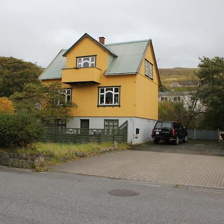 Cosy Guesthouse Anno 1936 Sandavagur Exterior photo